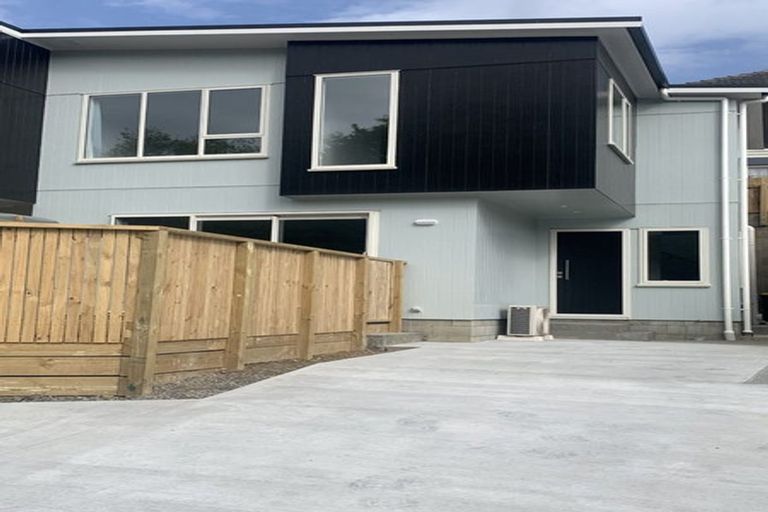 Photo of property in 28 Collins Avenue, Tawa, Wellington, 5028