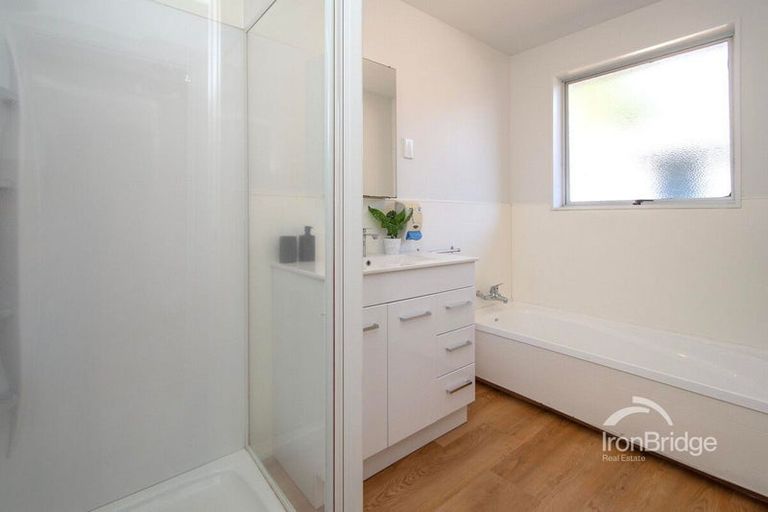 Photo of property in 2/72 Waratah Street, Avondale, Christchurch, 8061