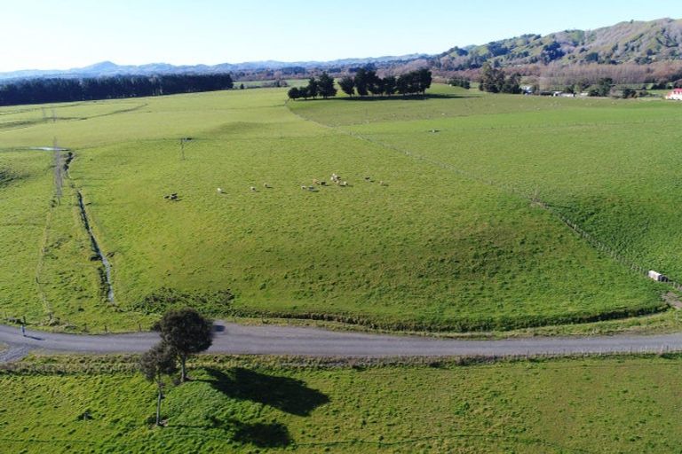 Photo of property in 671 Cornwall Road, East Taratahi, Carterton, 5887