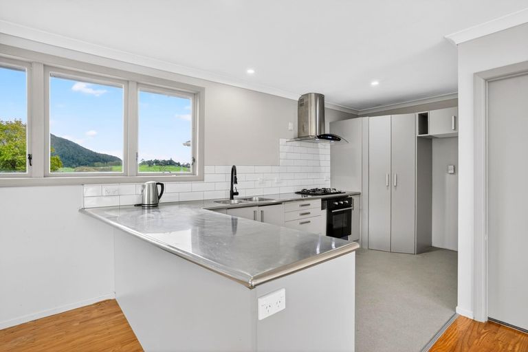 Photo of property in 109 Mountain Road, Maungaturoto, 0587