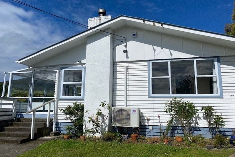 Photo of property in 216a Waddington Drive, Naenae, Lower Hutt, 5011