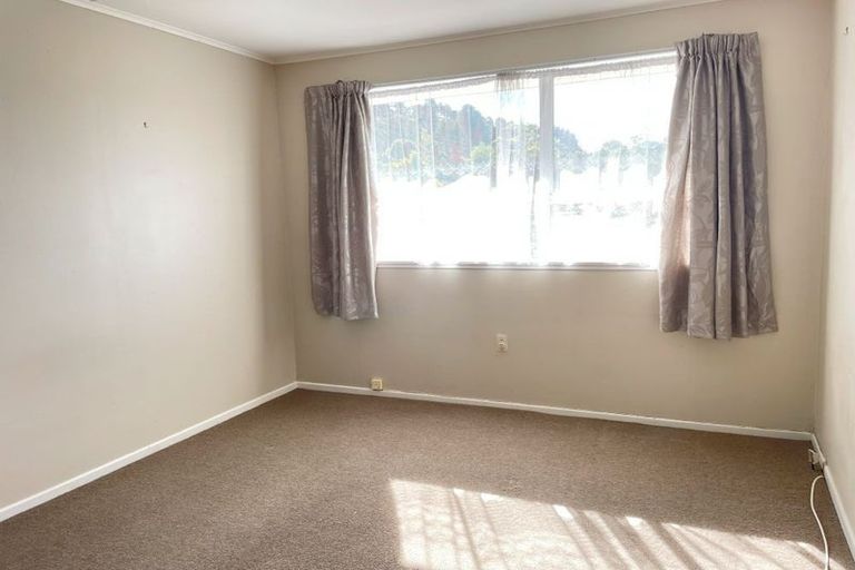 Photo of property in 87a Pinehaven Road, Pinehaven, Upper Hutt, 5019