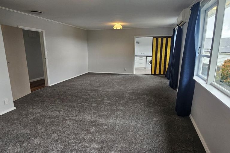 Photo of property in 81a Black Rock Road, Newlands, Wellington, 6037