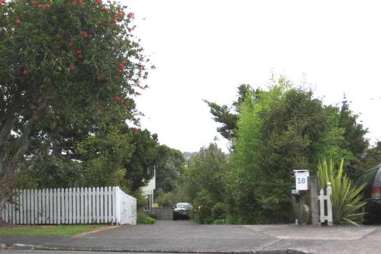 Photo of property in 2/18 Firth Road, Torbay, Auckland, 0630