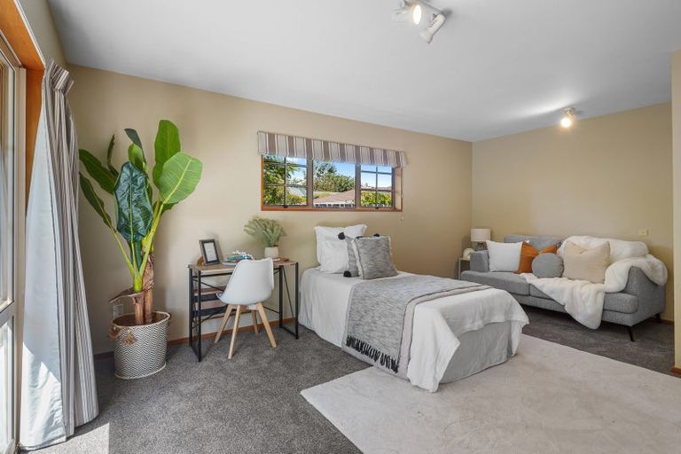 Photo of property in 10 Holcroft Court, Rangiora, 7400