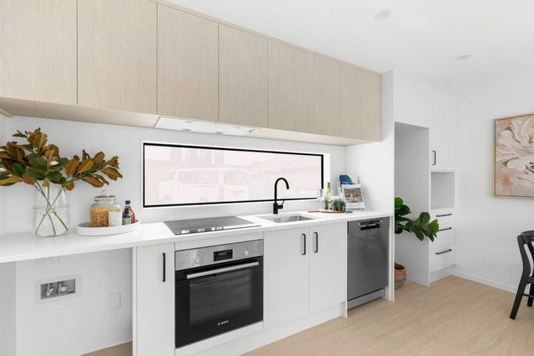 Photo of property in 2/1 Huia Street, Riccarton, Christchurch, 8041