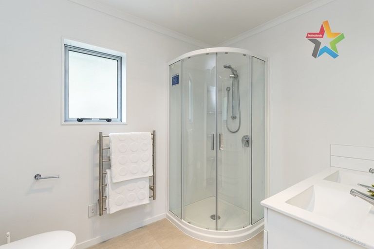 Photo of property in 17 Cresswell Place, Johnsonville, Wellington, 6037