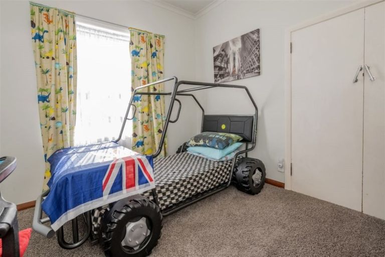 Photo of property in 15 Reeve Street, Levin, 5510