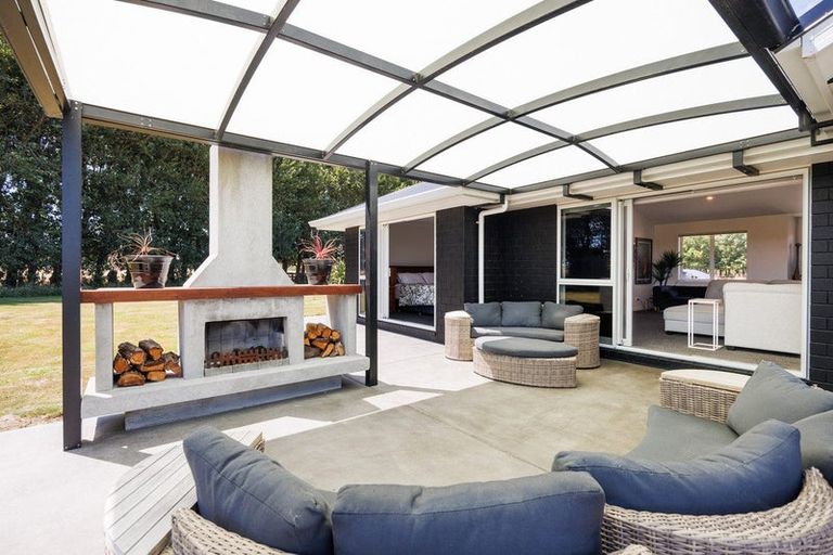 Photo of property in 985 Parewanui Road, Parewanui, Bulls, 4894