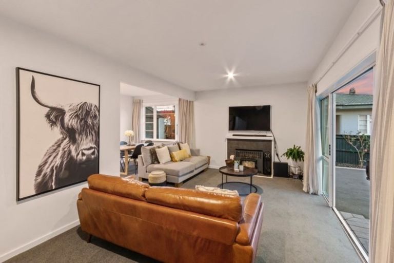 Photo of property in 28 Riverlaw Terrace, Saint Martins, Christchurch, 8022