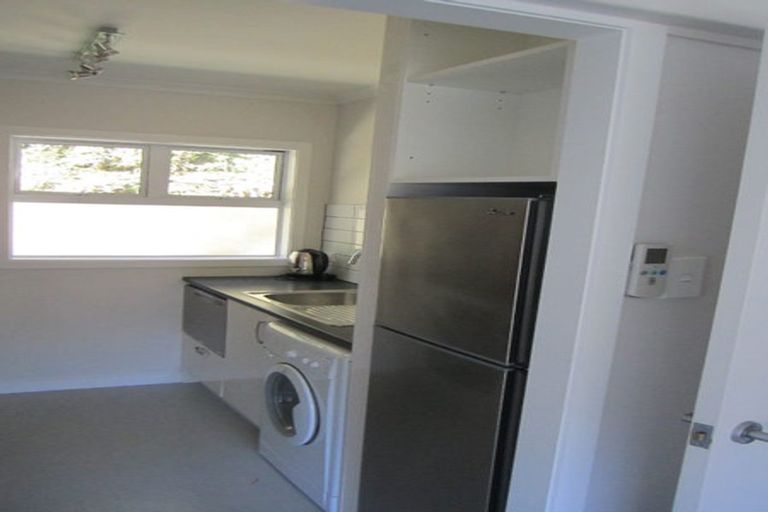 Photo of property in 2/10 Thurleigh Grove, Karori, Wellington, 6012