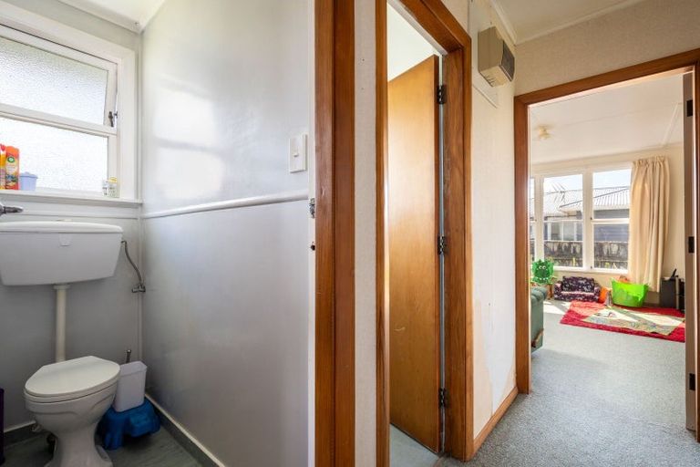 Photo of property in 20 Pukatea Street, Inglewood, 4330