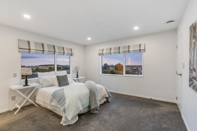 Photo of property in 12 Lagoon View, Gulf Harbour, Whangaparaoa, 0930