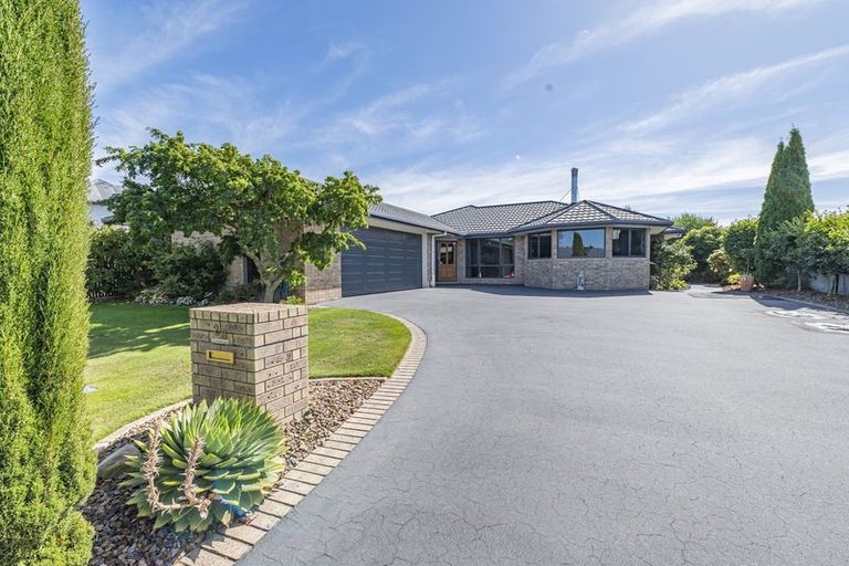 Photo of property in 28 Durrell Way, Rolleston, 7614