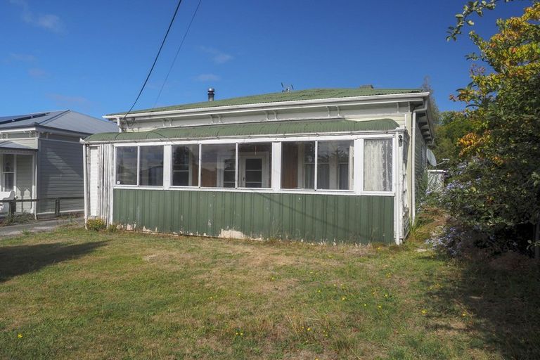 Photo of property in 102 Bannister Street, Masterton, 5810
