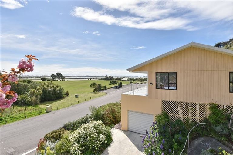 Photo of property in 122 Mccormacks Bay Road, Redcliffs, Christchurch, 8081