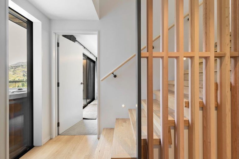 Photo of property in 9 Powder Terrace, Arthurs Point, Queenstown, 9371