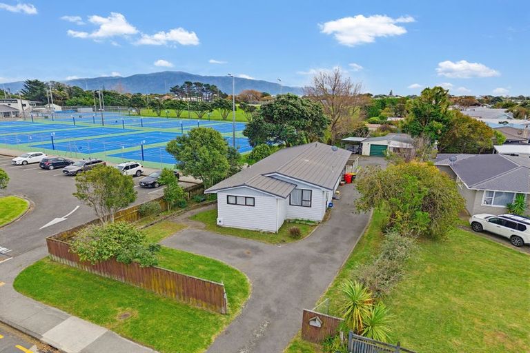 Photo of property in 41 Percival Road, Paraparaumu Beach, Paraparaumu, 5032