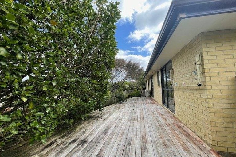Photo of property in 26 Mackwell Road, Fairview Heights, Auckland, 0632