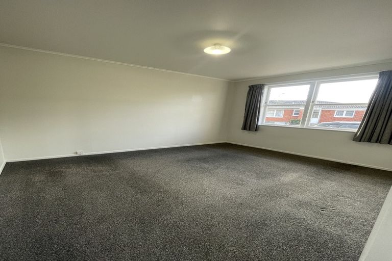 Photo of property in 1/42-44 Opaheke Road, Opaheke, Papakura, 2113