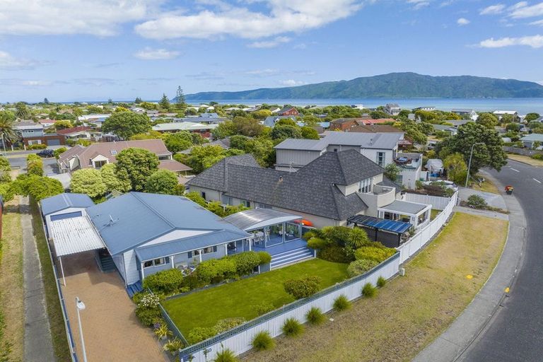 Photo of property in 260 Manly Street, Paraparaumu Beach, Paraparaumu, 5032