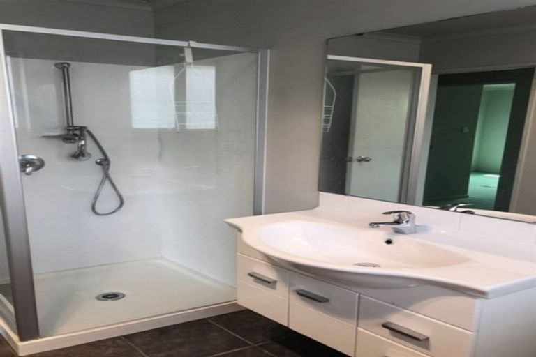 Photo of property in 20 Marengo Parkway, Takanini, 2112