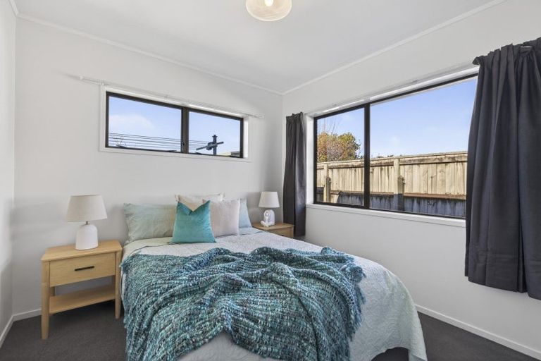 Photo of property in 60 Heta Road, Highlands Park, New Plymouth, 4312