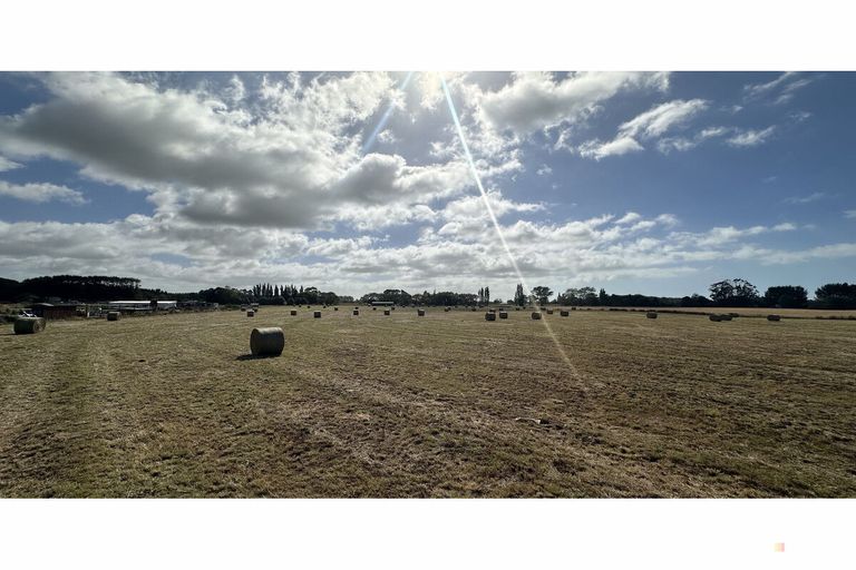 Photo of property in 8 Barrett Road, Spotswood, New Plymouth, 4310