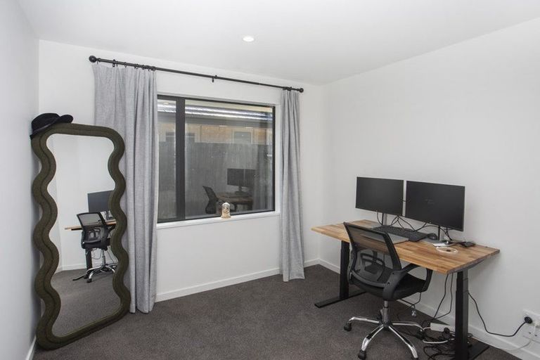 Photo of property in 4 Koral Lane, Broomfield, Christchurch, 8042