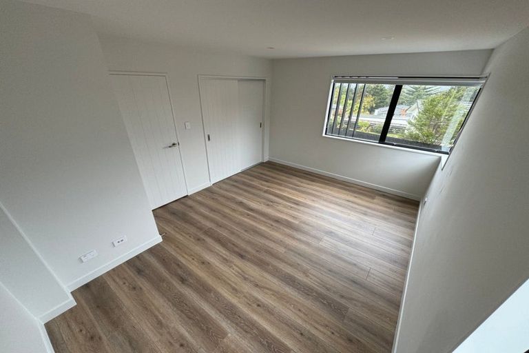 Photo of property in 19 Windy Ridge Road, Glenfield, Auckland, 0629