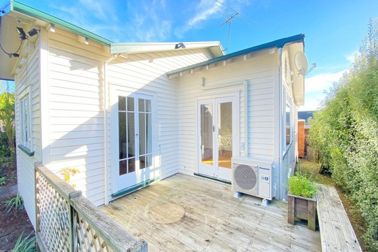 Photo of property in 122 Rathgar Road, Henderson, Auckland, 0610