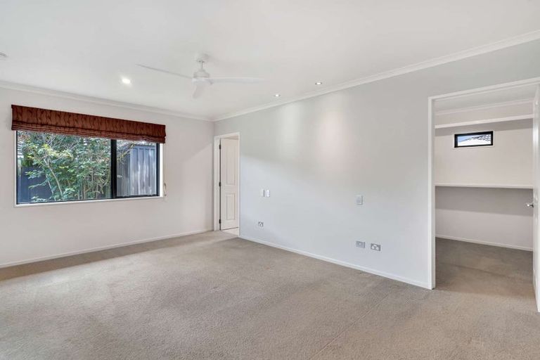 Photo of property in 21 Mandalay Place, Waiuku, 2123