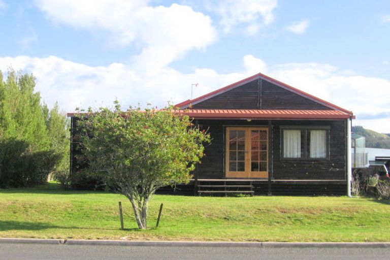Photo of property in 113 Hetherington Road, Whangamata, 3620