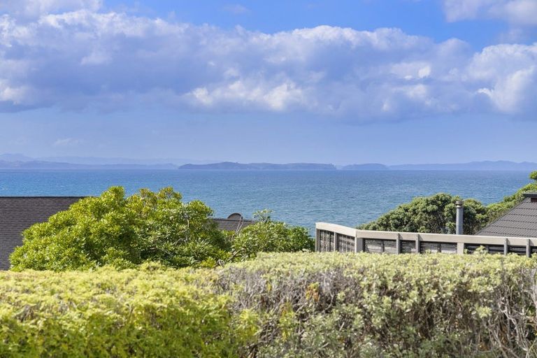 Photo of property in 4 Pacific Parade, Army Bay, Whangaparaoa, 0930