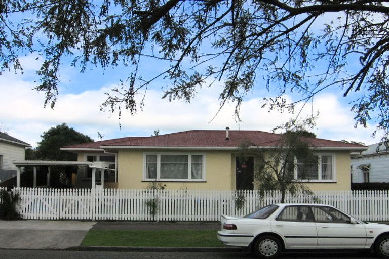 Photo of property in 24 Lombard Street, Palmerston North, 4410