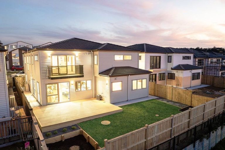 Photo of property in 21 Black Shed Road, Flat Bush, 2019