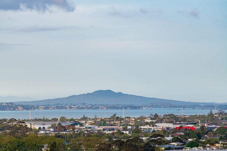 Photo of property in 218 Metcalfe Road, Ranui, Auckland, 0612