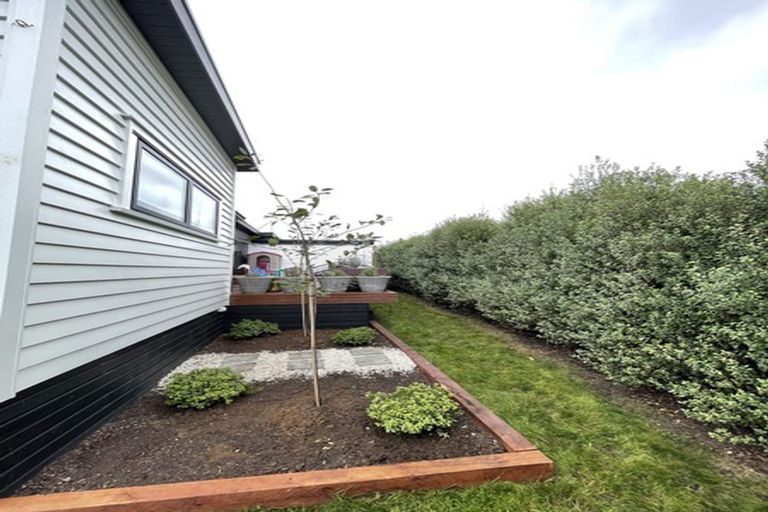 Photo of property in 16 Puriri Road, Pukekohe, 2120