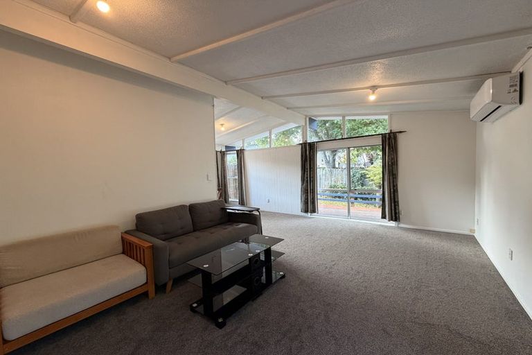 Photo of property in 85 Girrahween Drive, Totara Vale, Auckland, 0629