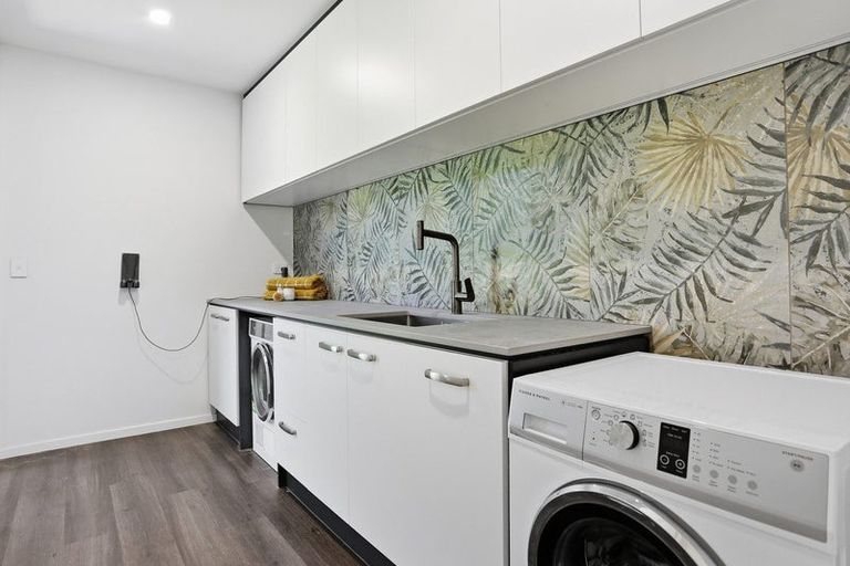 Photo of property in 1 Waimanu Lane, Bethlehem, Tauranga, 3110