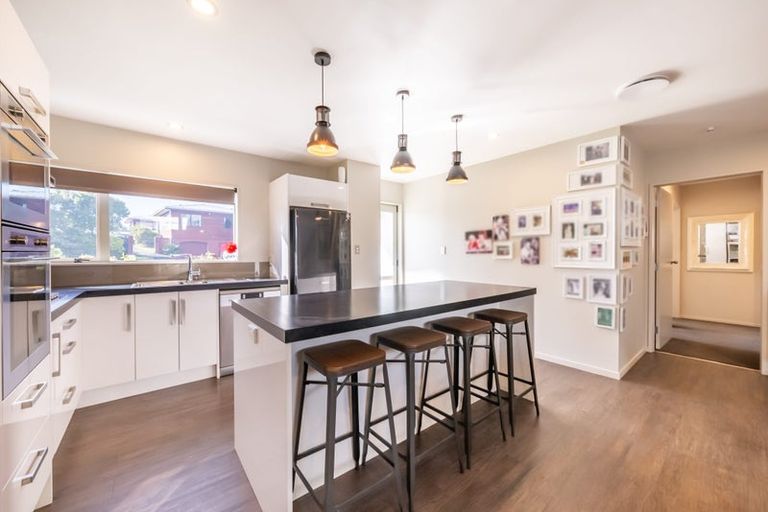 Photo of property in 10 Seymour Grove, Kingsley Heights, Upper Hutt, 5018