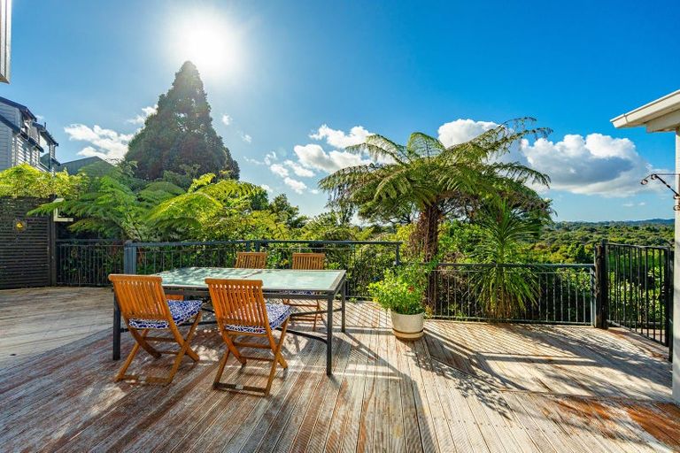 Photo of property in 1032 Scenic Drive North, Swanson, Auckland, 0816