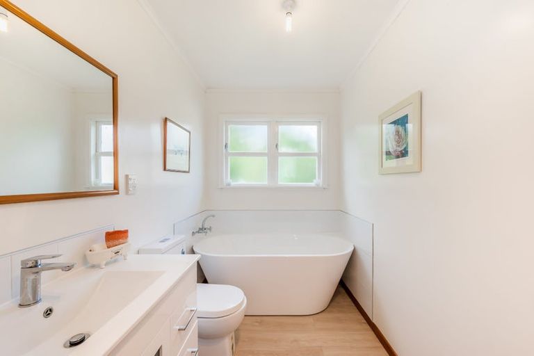 Photo of property in 1 Sunshine Avenue, Paraparaumu, 5032