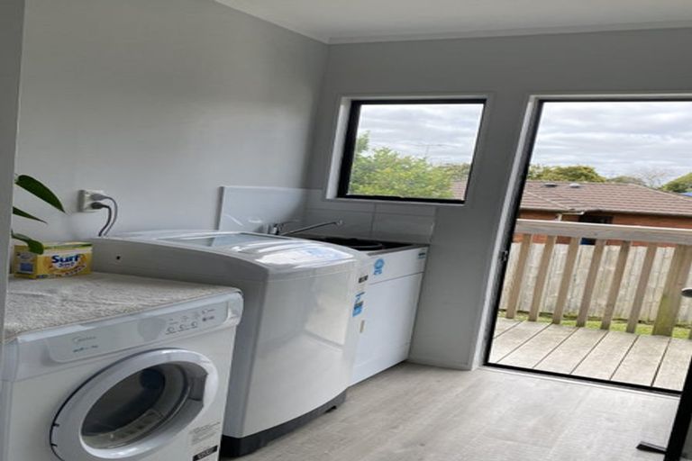 Photo of property in 72 Gallony Avenue, Massey, Auckland, 0614