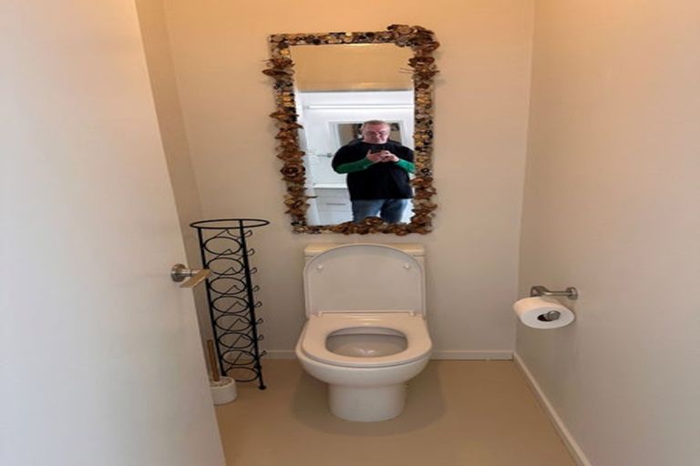 Photo of property in 15 Chamberlain Road, Karori, Wellington, 6012