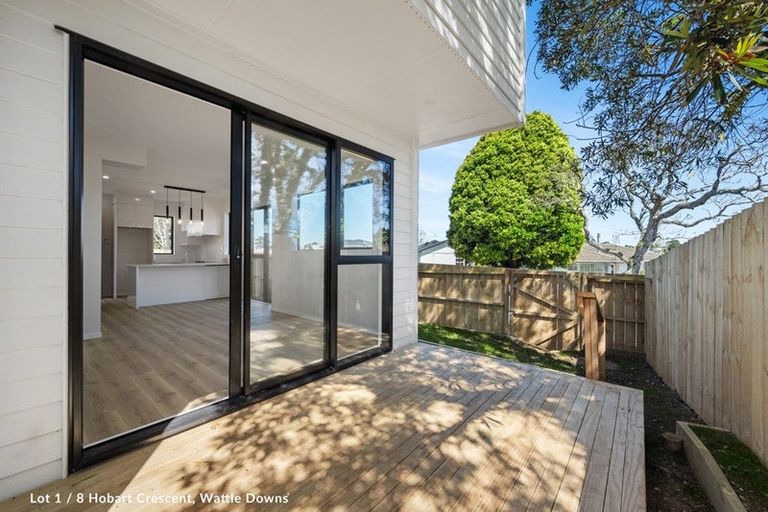 Photo of property in 8 Hobart Crescent, Wattle Downs, Auckland, 2103