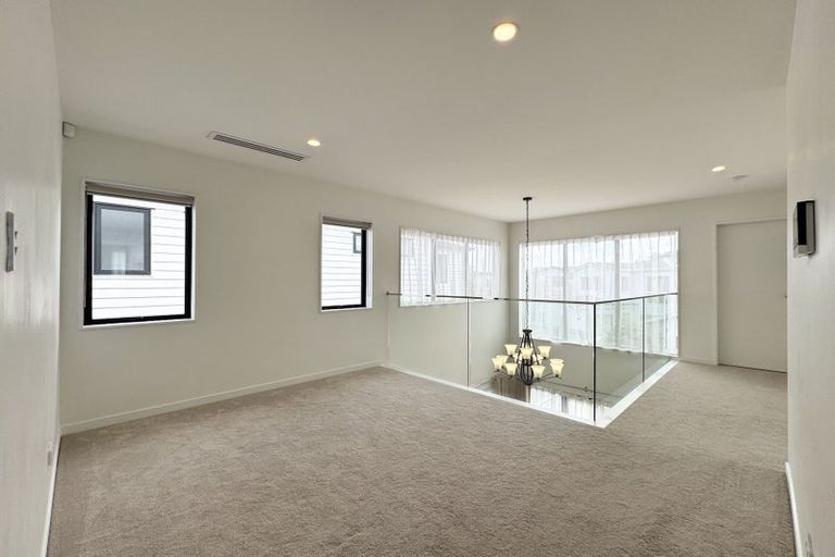 Photo of property in 36 Greenfinch Road, Hobsonville, Auckland, 0616