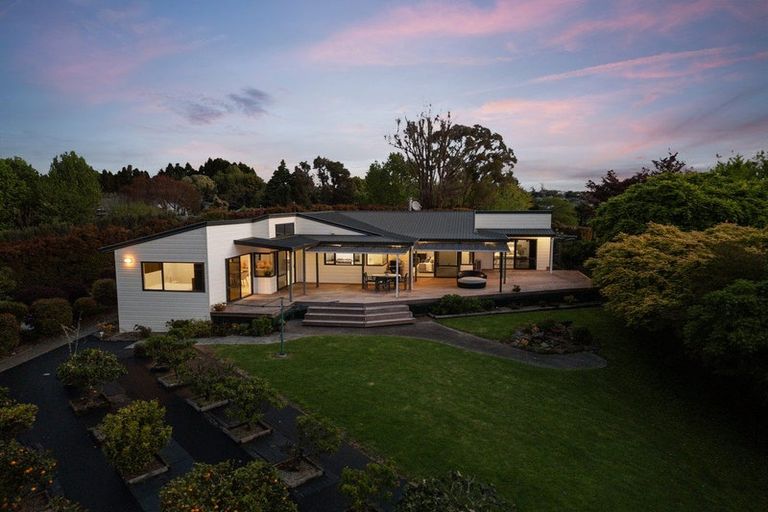 Photo of property in 14 Wade Place, Welcome Bay, Tauranga, 3175