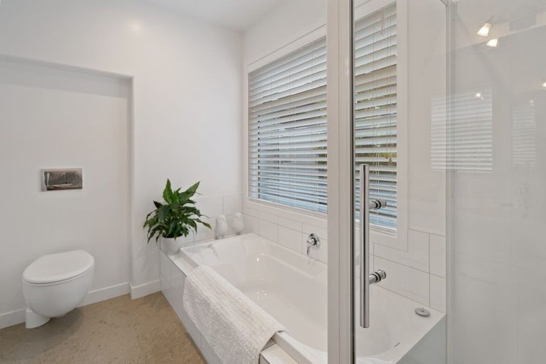 Photo of property in 11 Chapel Street, Russell, 0202