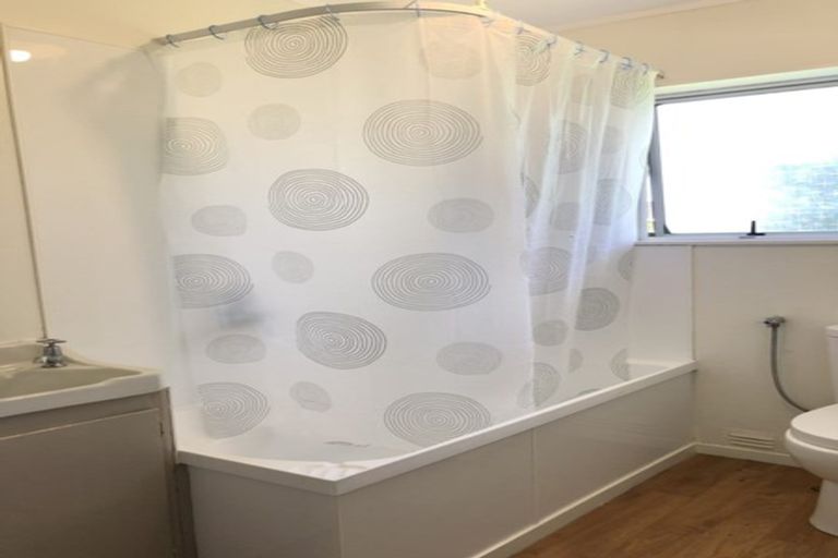 Photo of property in 3/100 Lynwood Road, New Lynn, Auckland, 0600